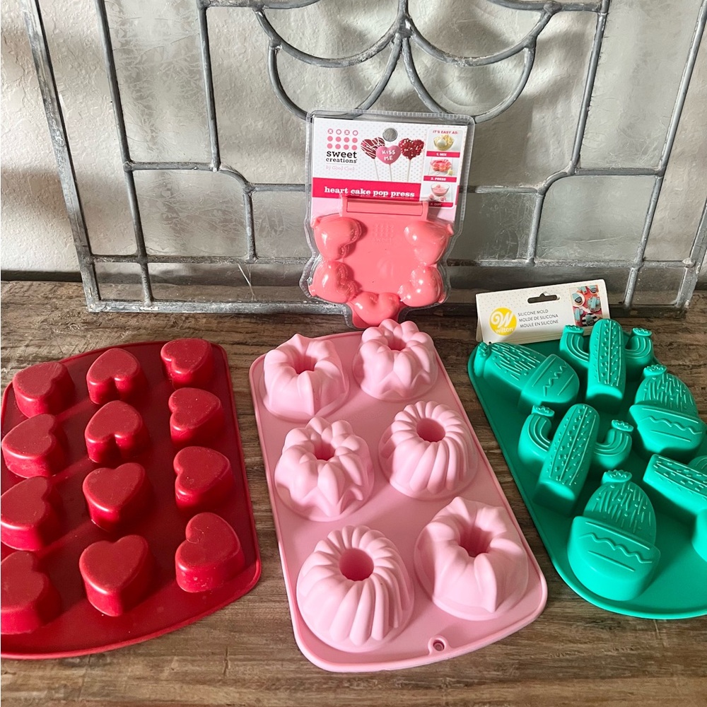 Silicone Baking Craft Molds Bundle Wilton Cactus Pink Bundt Heart Cake Pop Set